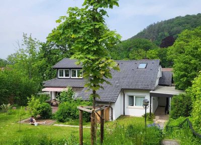 TOP-Single-Appartement ! möbliert inkl. EBK, Garten, beste Lage!