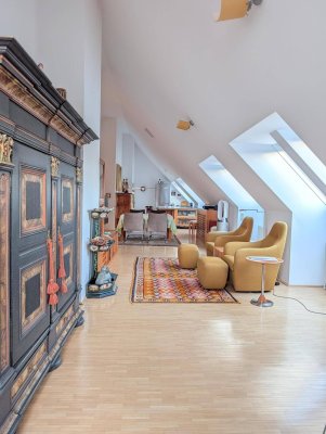 Moderne 3-Zimmer Dachgeschosswohnung vollmöbliert mit Terrasse und Einzelgarage