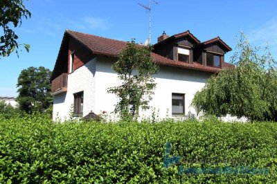 *** Gepflegtes Zweifamilienhaus mit Garten in  Roßbach***