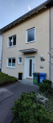 Geräumiges Reihenmittelhaus mit 6 Zimmern in Ingolstadt-Nordwest
