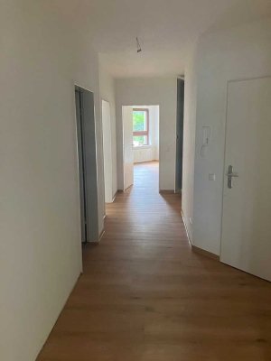 Großzügige 3-Zimmer Wohnung mit neuen Bodenbelägen zu vermieten