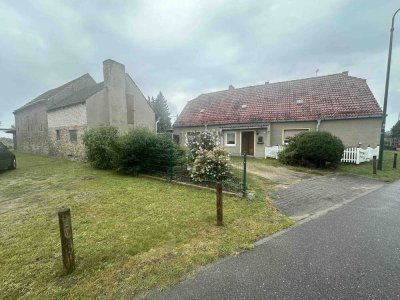 Einfamilienhaus mit großem Nebengebäude in malerischer Umgebung, Handwerkerobjekt