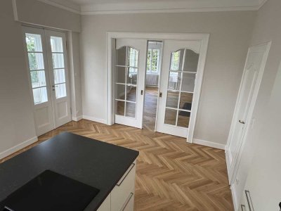 Exklusive 2,5-Zimmer-Wohnung mit Balkon und EBK in einer Villa in zentraler Lage in Groß-Umstadt