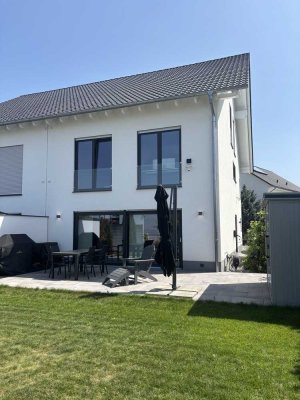 Moderne Doppelhaushälfte