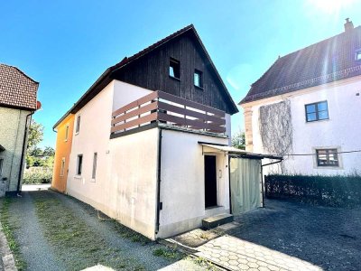 Solides Wohnhaus mit Garage und Garten in Marktrodach