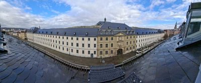 helle, renovierte Dachgeschosswohnung direkt in der City – Aufzug vorhanden – kurzfristig verfügbar