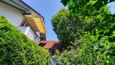 Bezugsfreie 3-Zimmer-Wohnung  im Dachgeschoss mit Gartenanteil, PV-Anlage und Wallbox