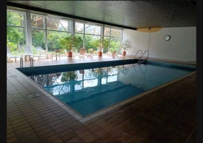Luxuriöse 3 ZKW, mit Pool und Sauna