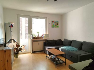 Helle Wohnung mit großer Wohnküche, separatem Schlafzimmer & Balkon