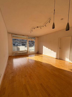 Mariahilfpark - 2 Zimmer Wohnung mit Loggia