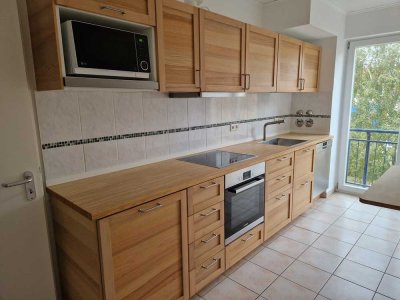 Helle barrierefreie 3-Zimmer Wohnung mit Einbauküche, Balkon und Keller