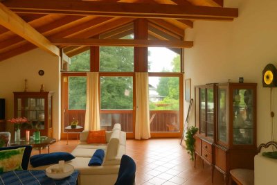 Stop! Wohlfühloase mit Einliegerwohnung und großzügigem, eingefriedeten Garten.