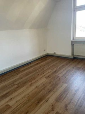 2-Zi DG-Wohnung mit Altbaucharme