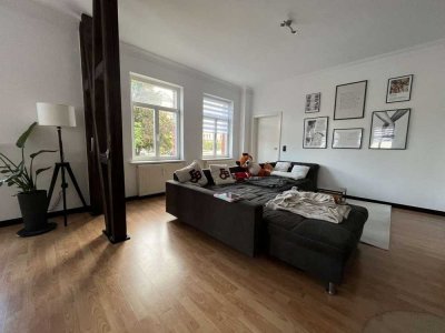 Große 4-Zimmerwohnung mit Balkon am Juttaplatz in Sonneberg!