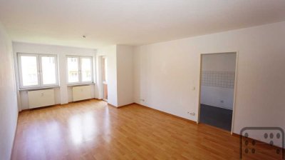 Immobilienpaket für Anleger: 2 vermietete Wohnungen incl. Stellpätzen in Schkeuditz