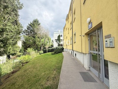 Wohnen in Grünruhelage – Charmante 1-Zimmer-Wohnung mit Balkon in Hietzing