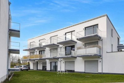 **Direkt am Bahnhof Nied** helles 1 Zimmer Apartment mit EBK und Balkon