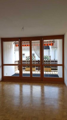 sonnige 3 Zimmer-Wohnung mit großem Balkon