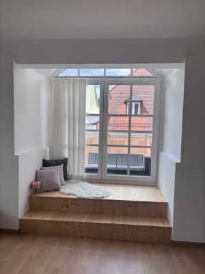 Schöne 2-Raum-DG-Wohnung mitten in der Stadt