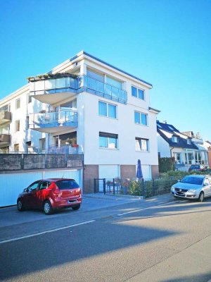 Nähe Uniklinik Bonn-Ippendorf: Modernisierte Drei-Zimmer-Mietwohnung mit großer Terrasse