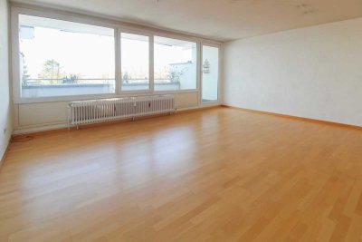 Wohnen mit Stil: 4 Zimmer, Außenflächen & Tiefgarage inklusive