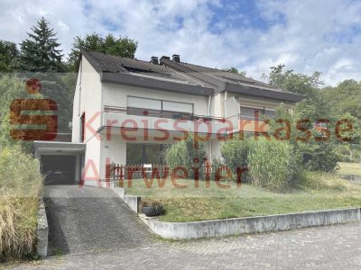 Geräumige Doppelhaushälfte in guter Wohnlage - mit Einliegerwohnung
