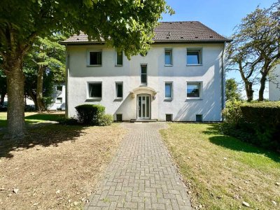 2-Zimmer-Wohnung in grüner Lage! Duschbad mit Fenster, Möbel rein und fertig!