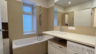 +++ 2 Zimmer PENTHOUSE in der JOSEFSTADT - Top Altbau Ruhelage ! +++