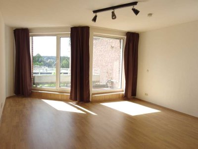 verkehrsgünstige und moderne 1-Zimmer-Wohnung in Ratingen-Mitte mit EBK und sonnigem Süd-Balkon