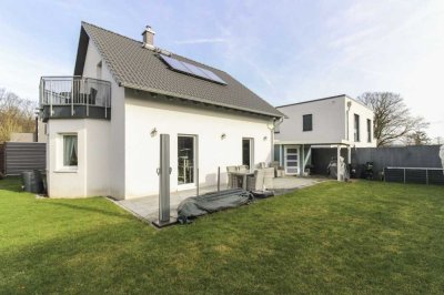 Energieeffizienzklasse A: Modernes Zuhause mit Garage und gut geschnittenem Grundstück
