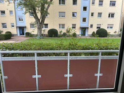 Sanierte Wohnung mit drei Zimmern und Balkon in Fürth