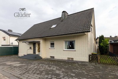 Traumhaftes Wohnen im großzügigen, freistehenden und modernisierten Einfamilienhaus