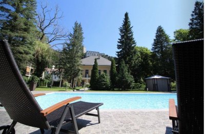 HISTORISCHE VILLA MIT PARK, POOL &amp; SPA IN BADEN BEI WIEN