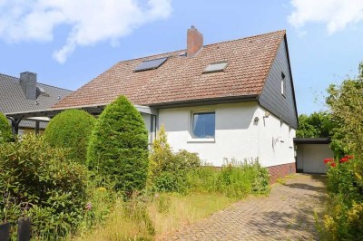 Idyllisch gelegenes Einfamilienhaus mit Einbauküche, Kamin und Vollkeller in Schloß Ricklingen!