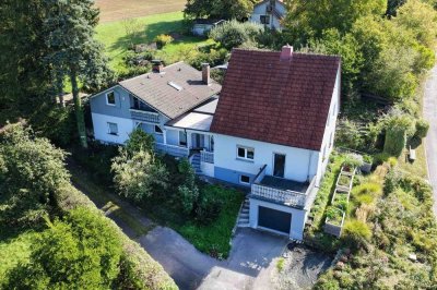 Ideal für eine oder zwei Familien: 2 verbundene Wohnhäuser mit Garten in Coburg-Neu- und Neershof