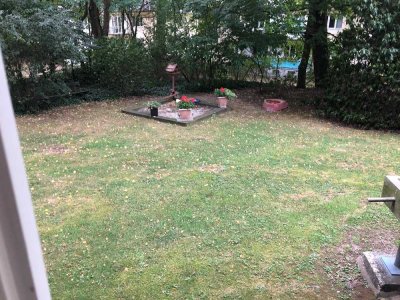 Charmante 2-Zimmer-Wohnung mit Balkon, Stellplatz und Einbauküche in Hamburg-Alsterdorf