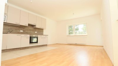 SONNIGE Gartenwohnung!