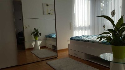 2-Zimmer- Wohnung in München-Haar: Teilmöbliert, mit TG-Platz und Geschäften in der Nähe!