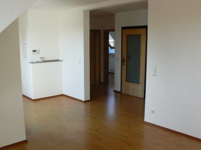 helle, offene 3 Zimmer Dachgeschoßwohnung in zentraler Lage zu vermieten