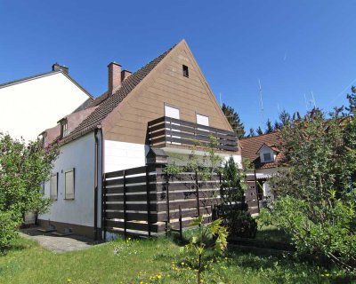 Attraktives Eckgrundstück m. Altbestand, genehm. Vorbescheid, GFZ 0,85, Süd-West-Lage!