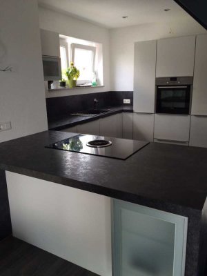 Schöne 4-Zimmer-Wohnung mit Balkon und Einbauküche in Hugsweier