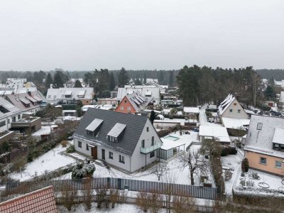 DHH in Nürnberg-Falkenheim: 165 m², 7 Zimmer, Pool, Wintergarten, Garage