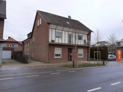 gemütliche, sanierte 3 Zimmer -DG Wohnung mit EBK in Rhede