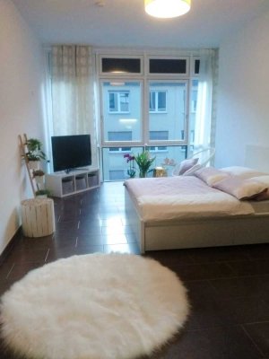 (provisionsfrei) moderne 1-Zimmer Wohnung mit Küche im Zentrum von München