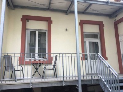 Schöne Hochparterre-Wohnung 2 Zimmer & Balkon in Jugenstilhaus in Mannheimer Quadraten