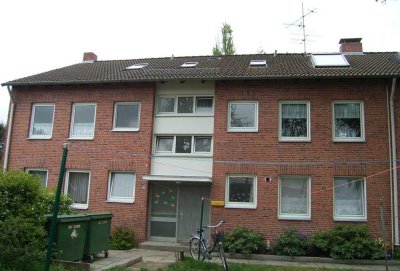 Krummesse, ruhige 3 Zimmer Dachgeschoss Wohnung mit Vollbad und schönem Ausblick