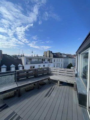 Helle DG-Wohnung mit Terrasse, WG geeignet