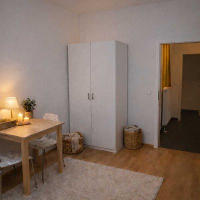 Toplage Altstadt: Möblierte 2-Raumwohnung – auf Wunsch Paketpreis möglich