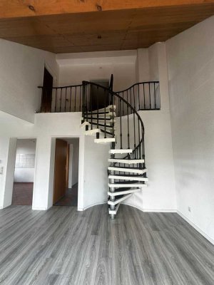 Geräumige Maisonetten-Wohnung | 2 Balkone | Tiefgarage | Ab sofort!