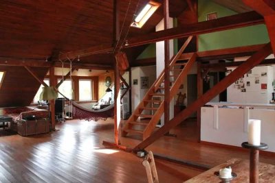 Traum Loft mit einzigartiger Terrasse und Blick auf die Frankfurter Skyline! Möbliert!